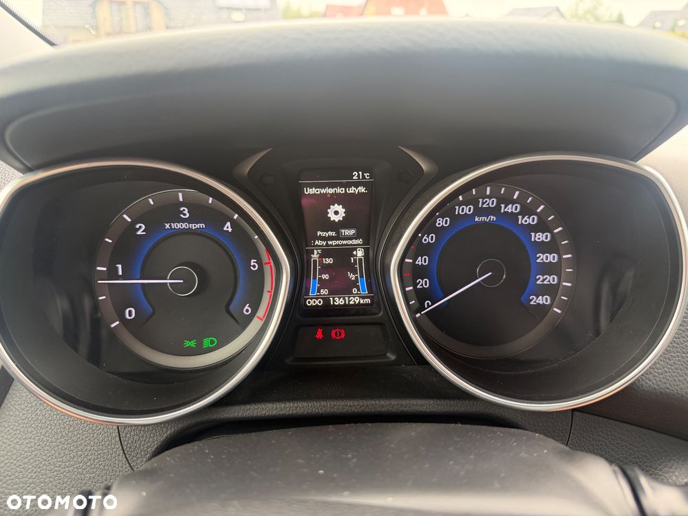 Hyundai i30 blue 1.6 CRDi Premium - 14