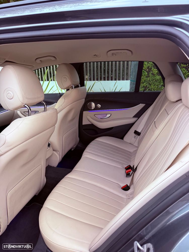 Mercedes-Benz E 300 de 4Matic 9G-TRONIC AMG Line - 22