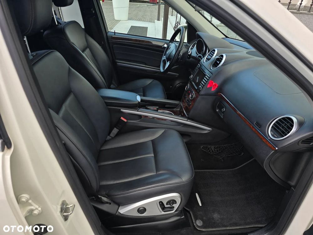 Mercedes-Benz GL 350 BlueTEC 4Matic 7G-TRONIC Grand Edition - 17