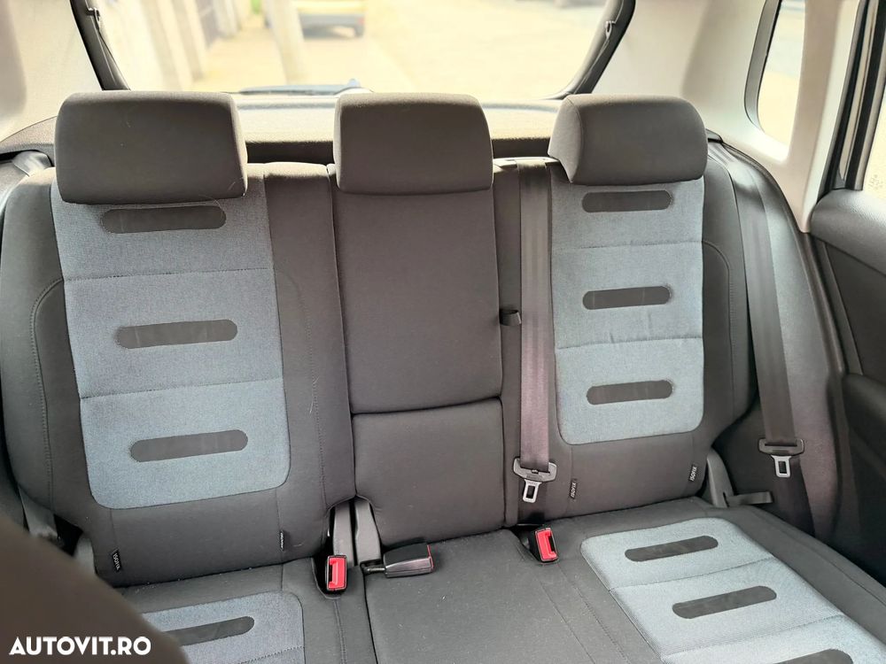 Volkswagen Tiguan - 10