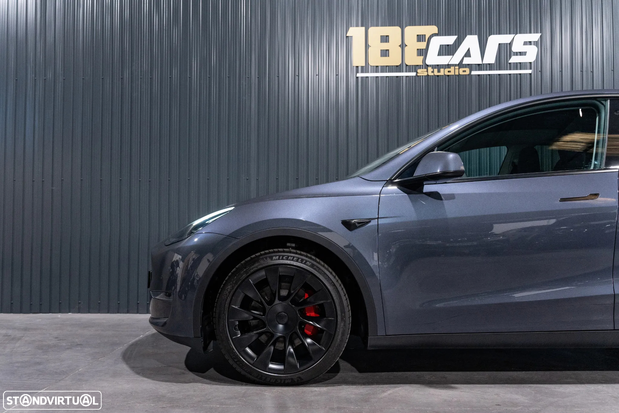 Tesla Model Y Long Range Dual Motor AWD - 29