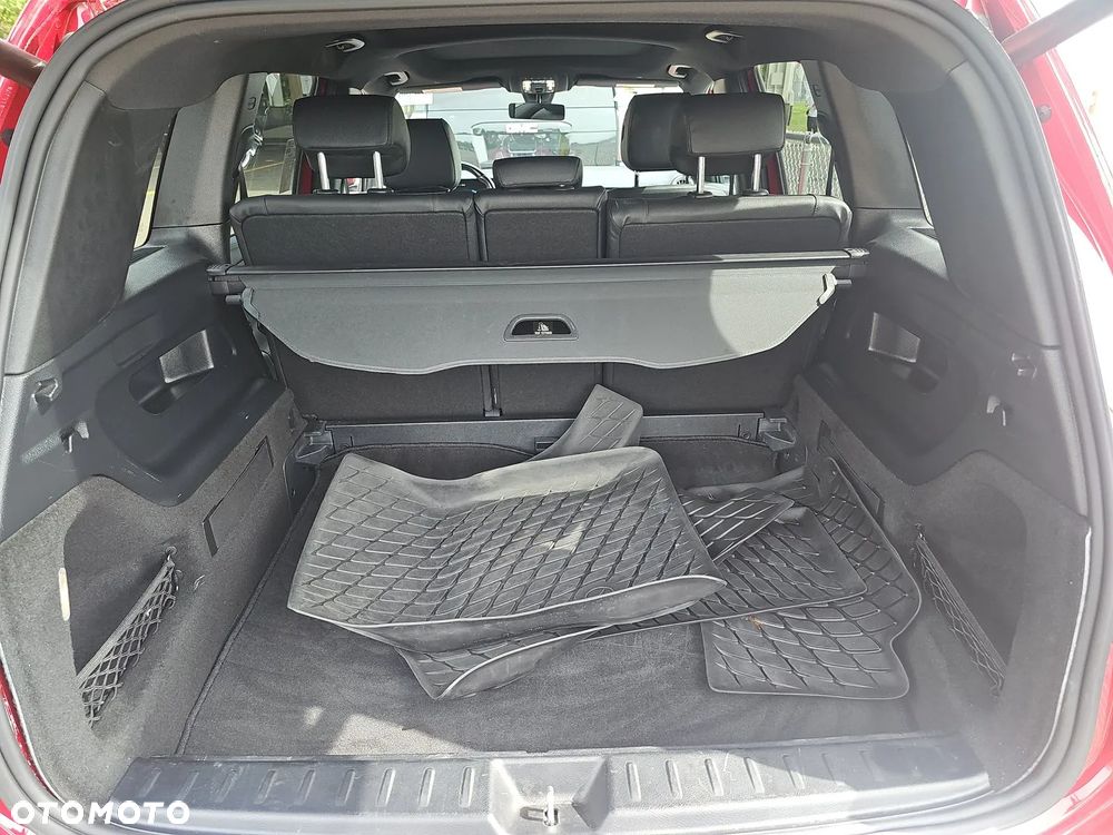 Mercedes-Benz GLB - 12