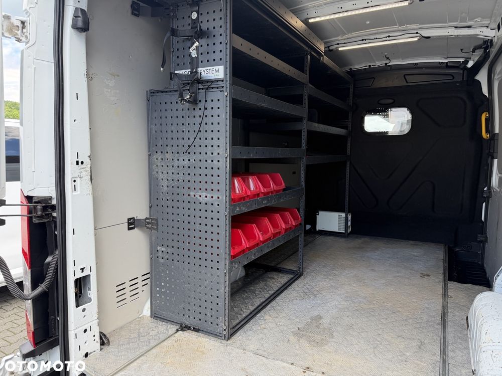 Ford Transit - 23