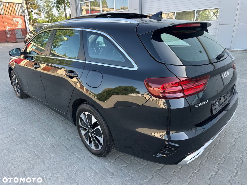 Kia Ceed - 11