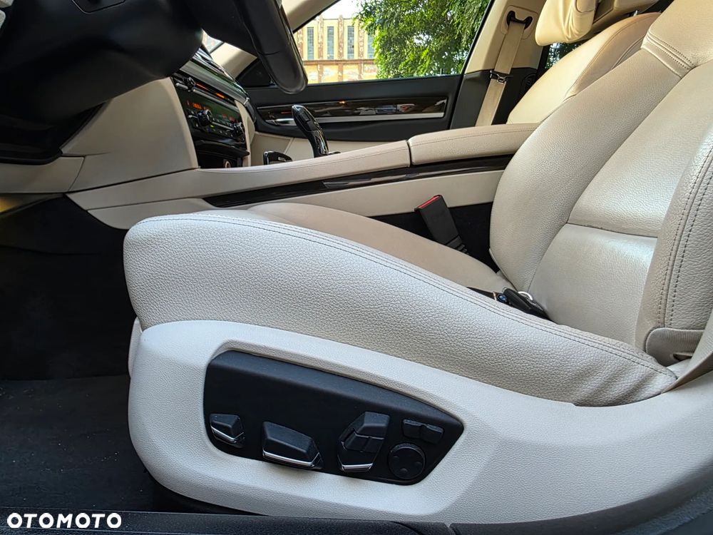 BMW Seria 7 - 13