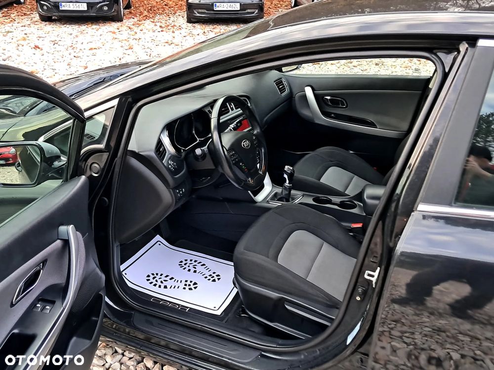 Kia Ceed 1.6 GDI Dream Team Edition - 13