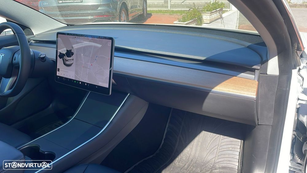 Tesla Model 3 Standard RWD Plus - 24