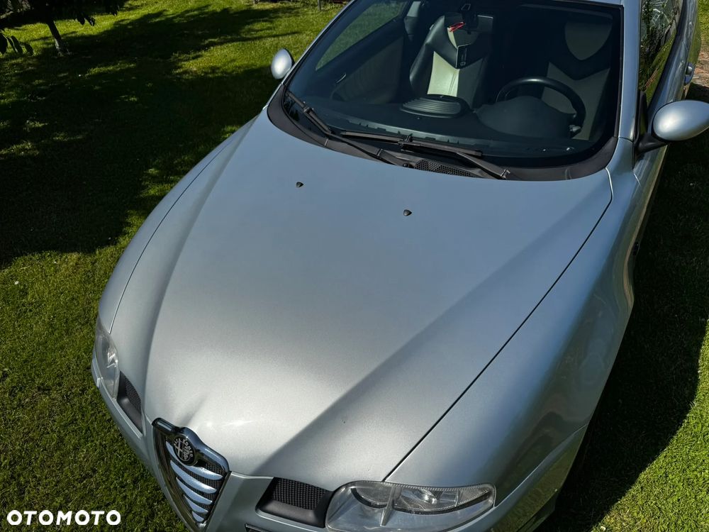Alfa Romeo GT 1.9 JTD M-Jet DPF Distinctive Collezione - 9
