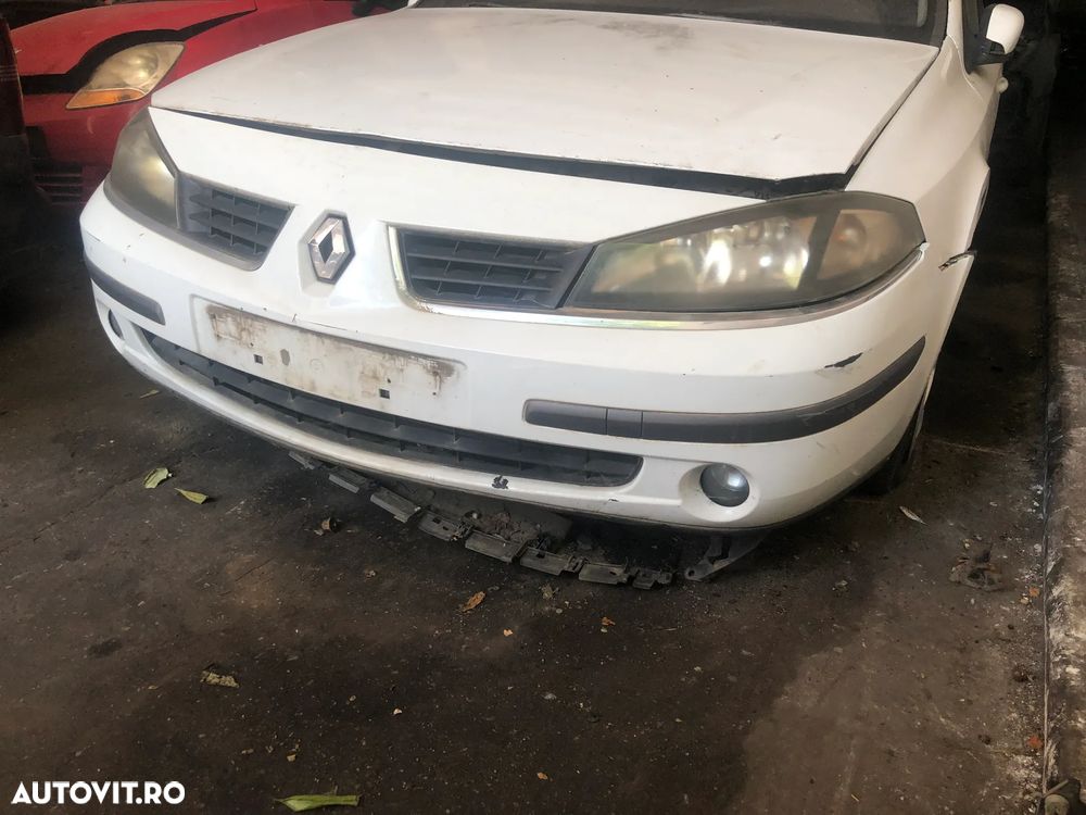 Bara fata Renault Laguna 2 facelift alb 2005 - 3