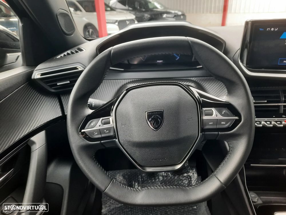 Peugeot 2008 1.2 PureTech Allure Pack - 31