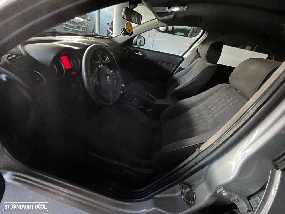 Alfa Romeo 159 1.9 JTDm 16V Sportiva - 5