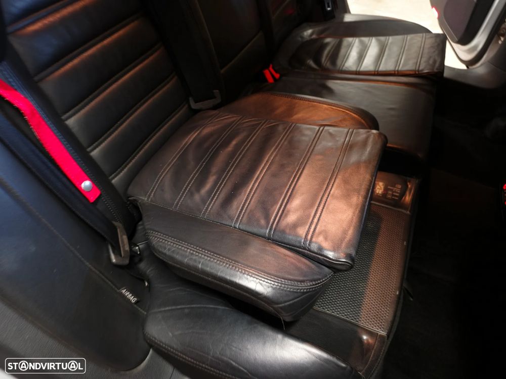 VW Passat Variant 2.0 TDi Highline DSG - 31