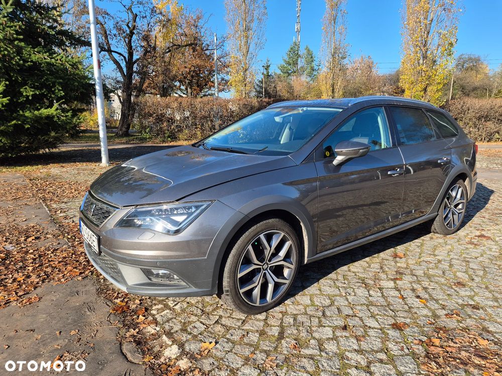 Seat Leon 2.0 TDI DPF Start&Stop DSG XCELLENCE - 4