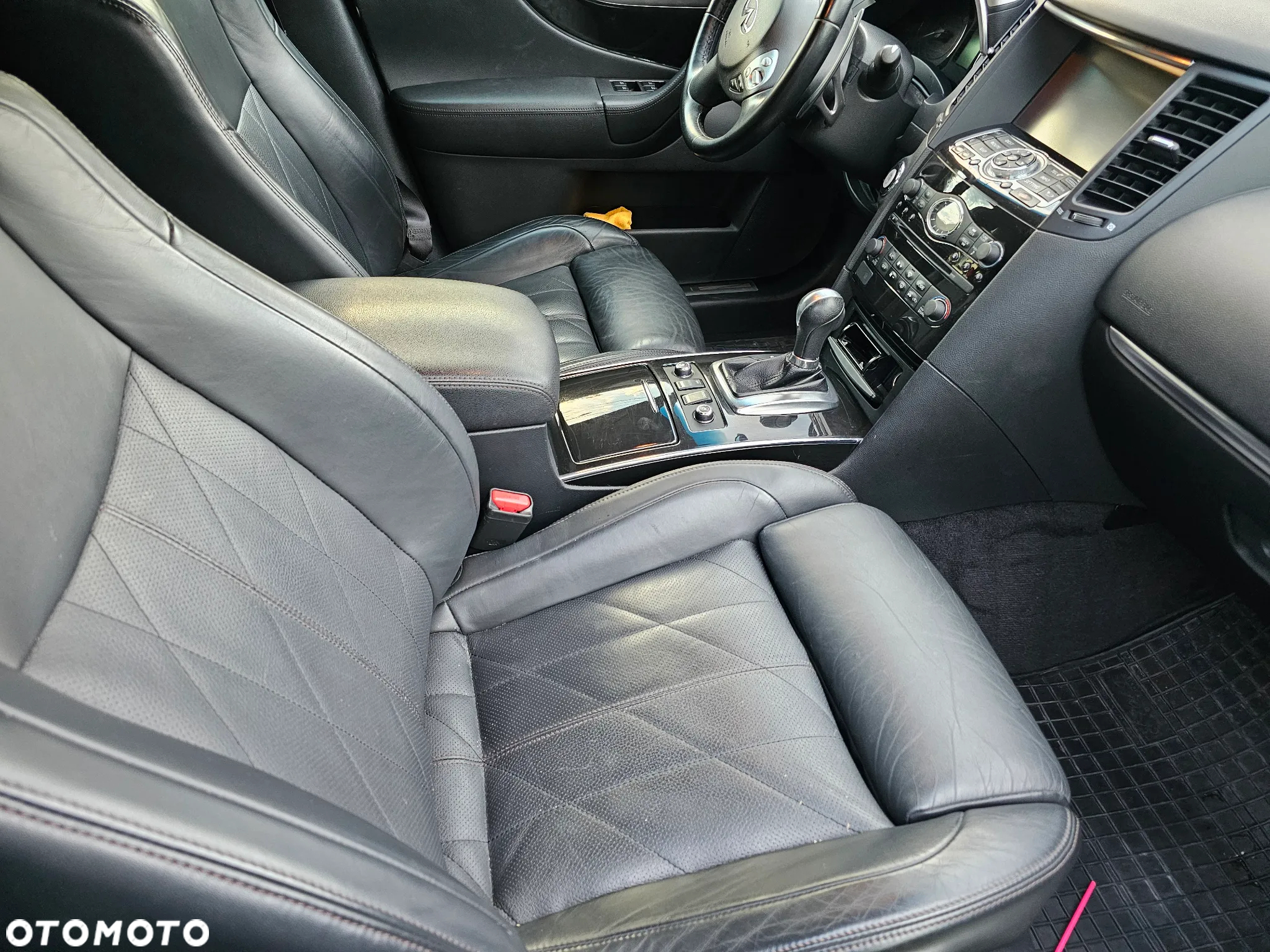 Infiniti QX70 3.7 S Premium - 12