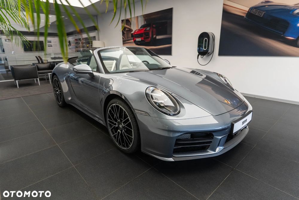 Porsche 911 Carrera 4S - 38
