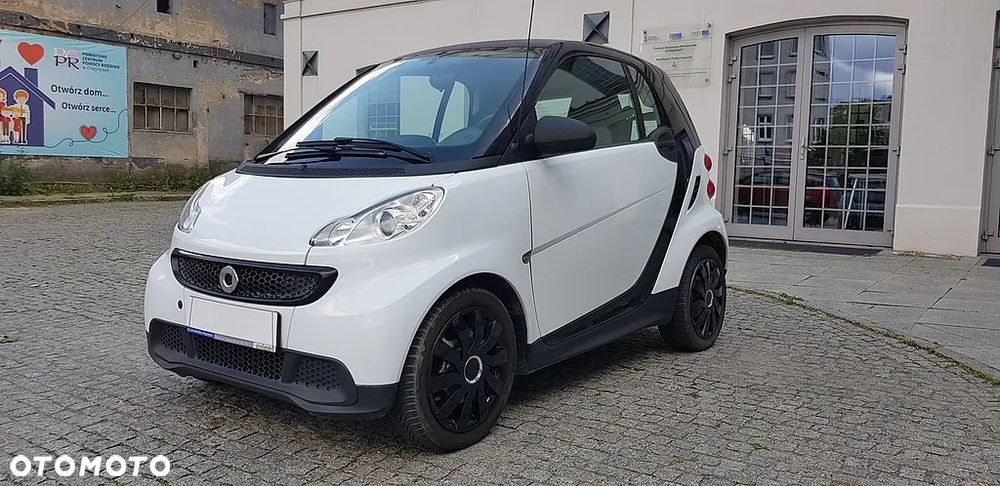 Smart Fortwo coupe softouch black&white limited micro hybrid drive - 1