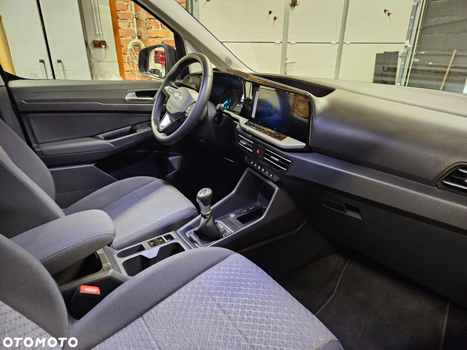 Ford Tourneo Connect 1.5 EcoBoost Titanium - 9