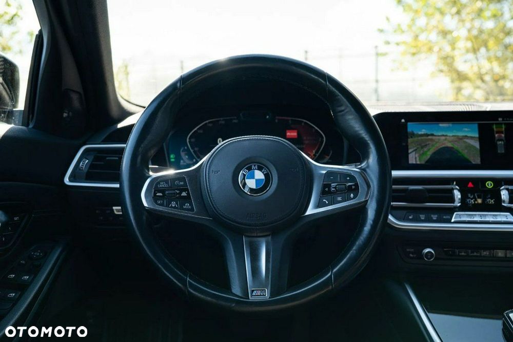 BMW Seria 3 - 16