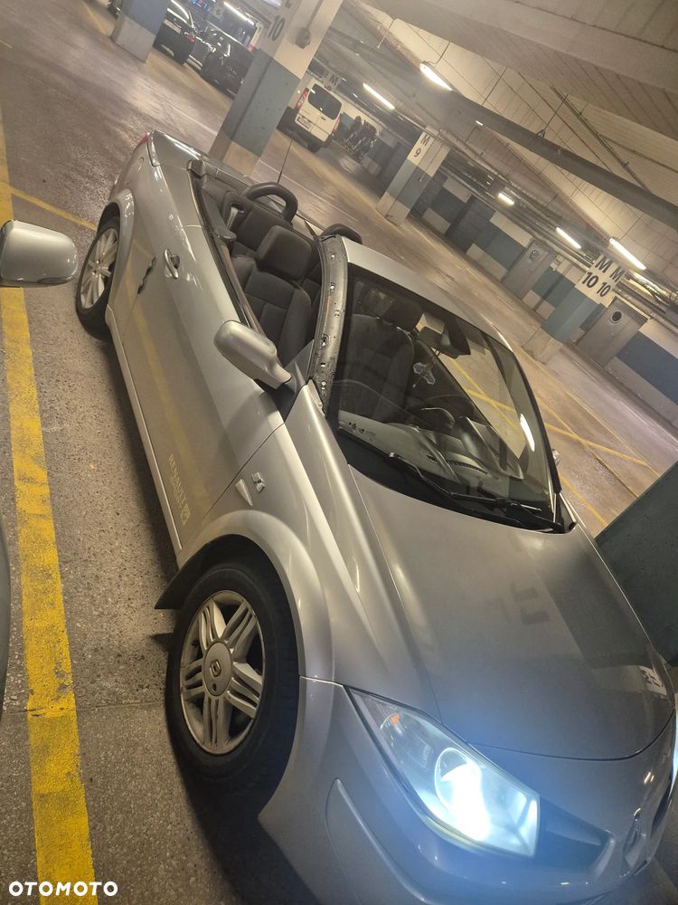 Renault Megane 1.6 Authenique - 10