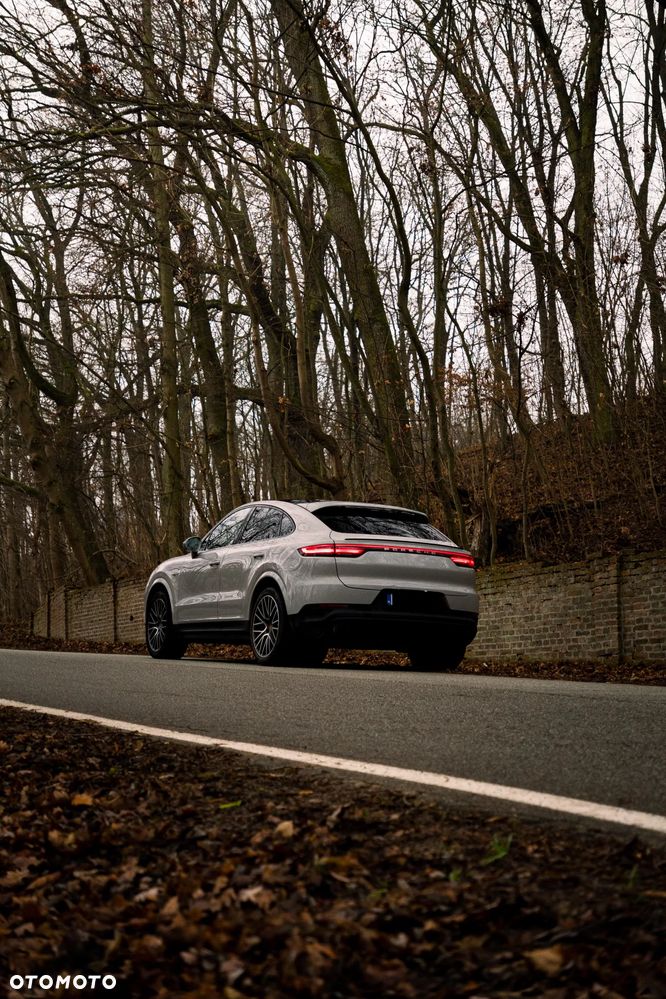 Porsche Cayenne Coupe E-Hybrid - 9