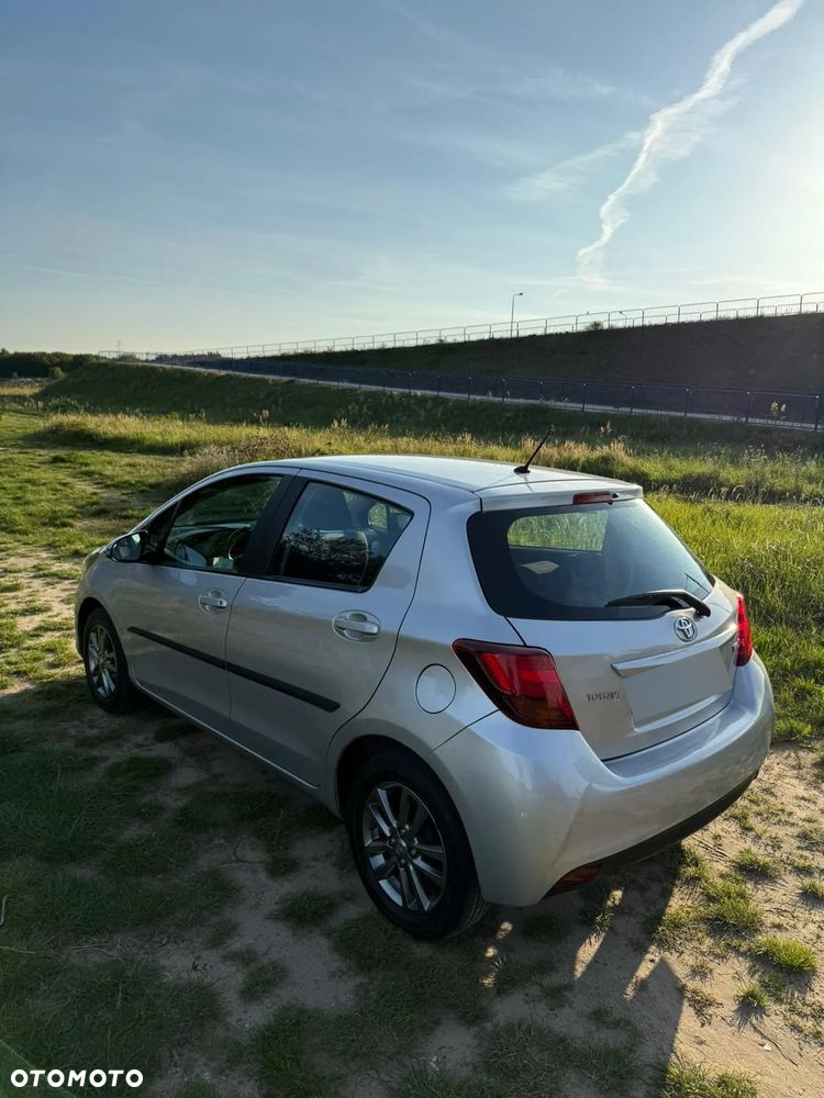 Toyota Yaris 1.33 Premium - 2