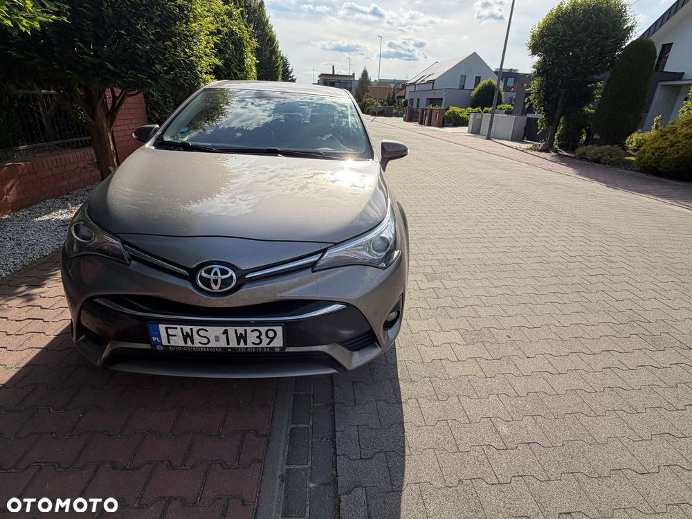 Toyota Avensis 2.0 D-4D Prestige - 3