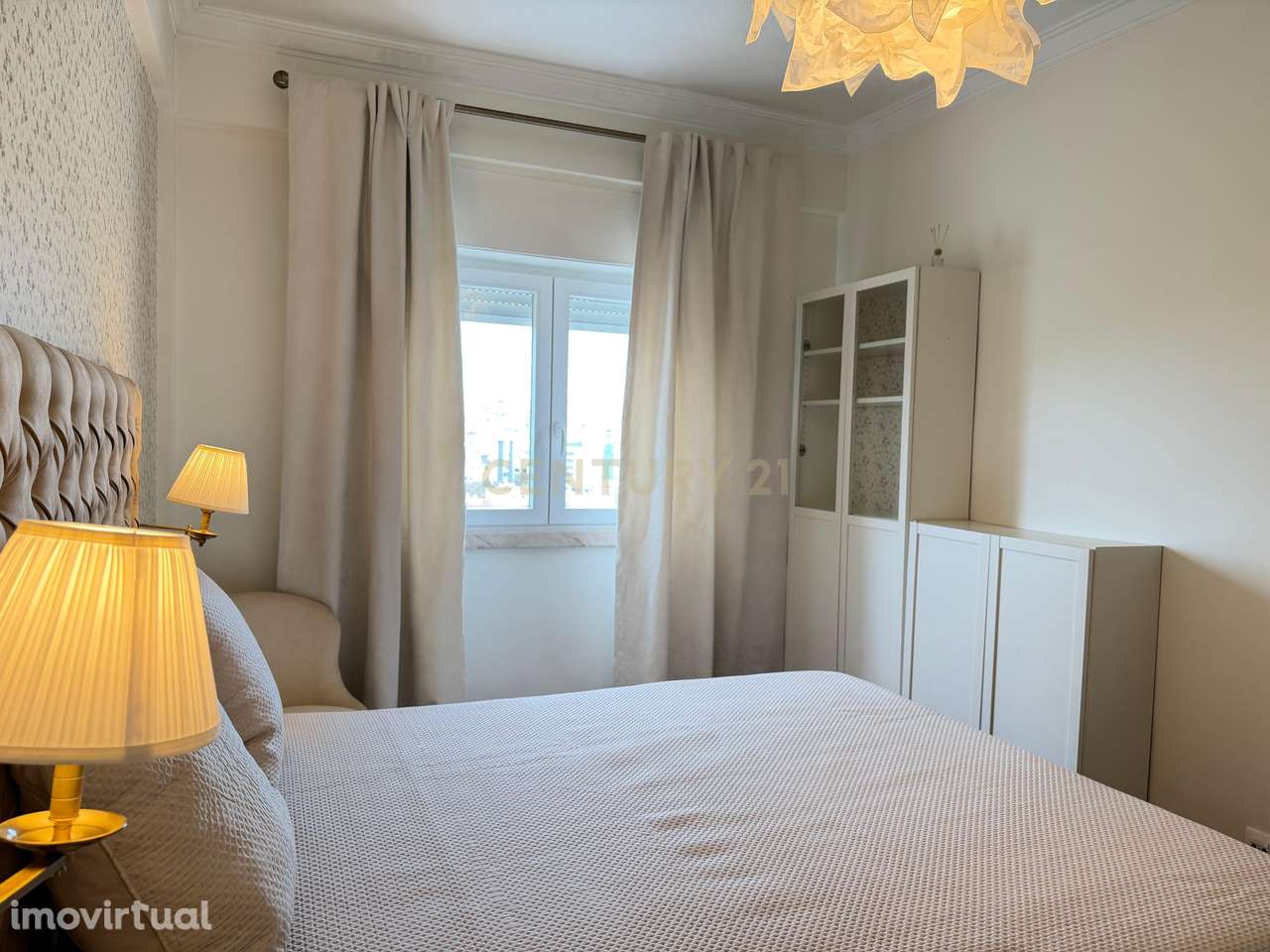 T3 convertido em T2 com vista desafogada e excelente luminosidade | Sã - Grande imagem: 5/30