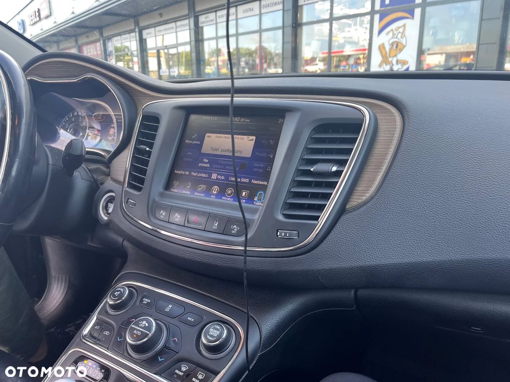 Chrysler 200 - 23