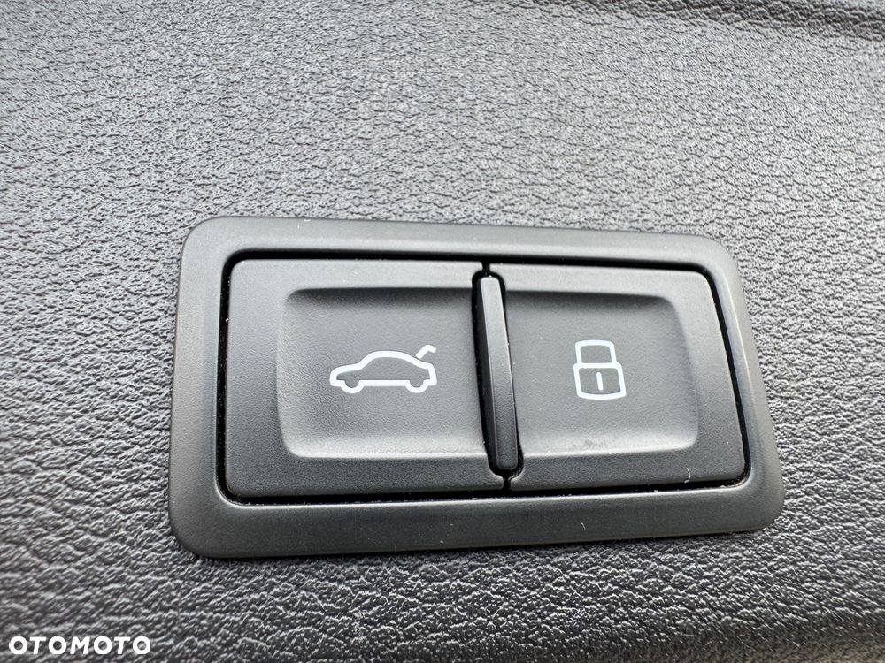 Audi A4 Avant 2.0 TDI Quattro S tronic - 16