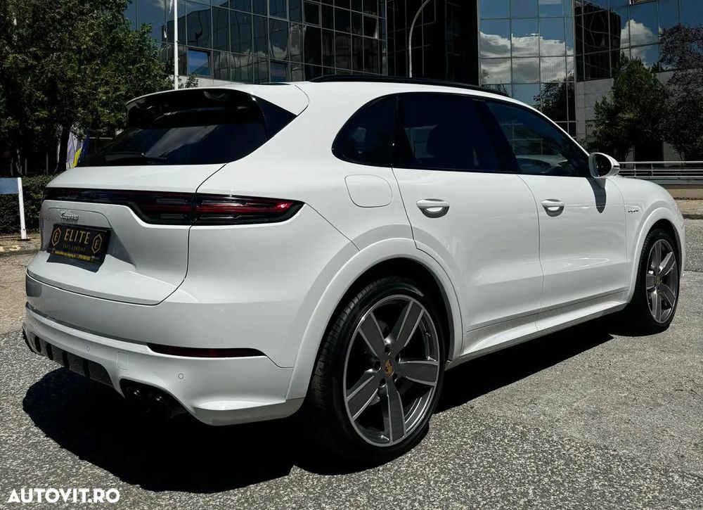Porsche Cayenne E-Hybrid - 9