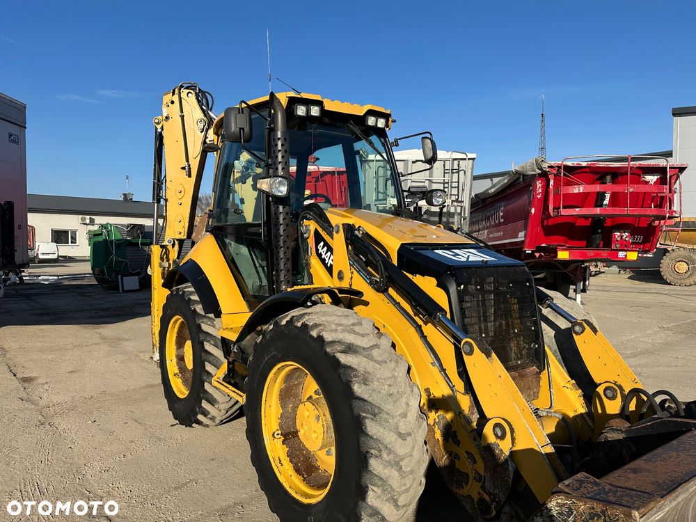Caterpillar 444F - 3