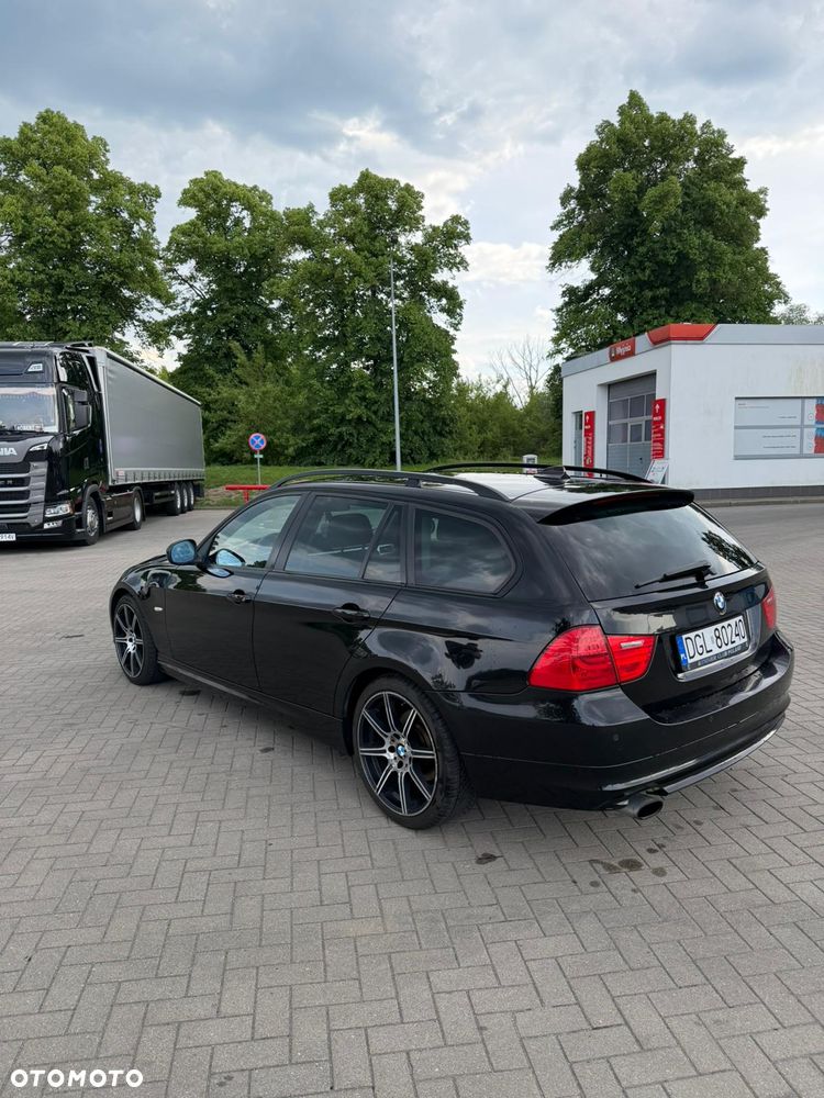 BMW Seria 3 320i - 5