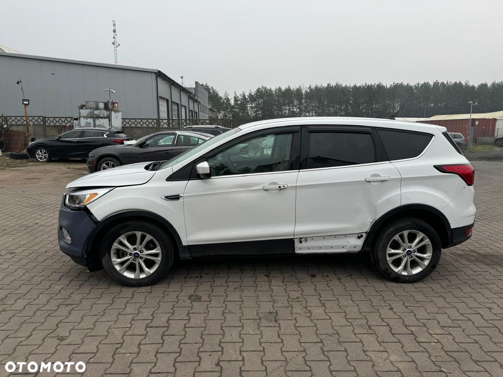 Ford Kuga - 4