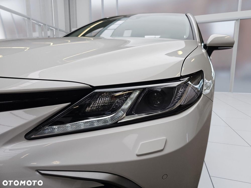 Toyota Camry 2.5 Hybrid Comfort CVT - 33