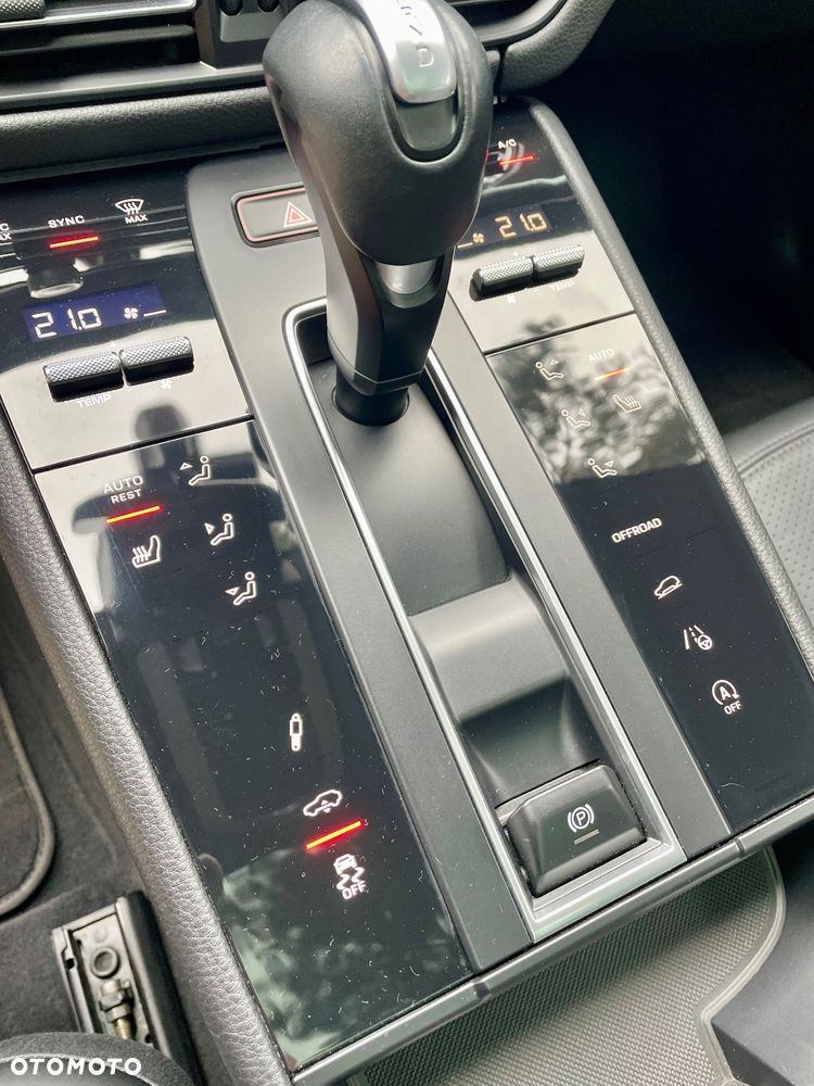 Porsche Macan Standard - 22