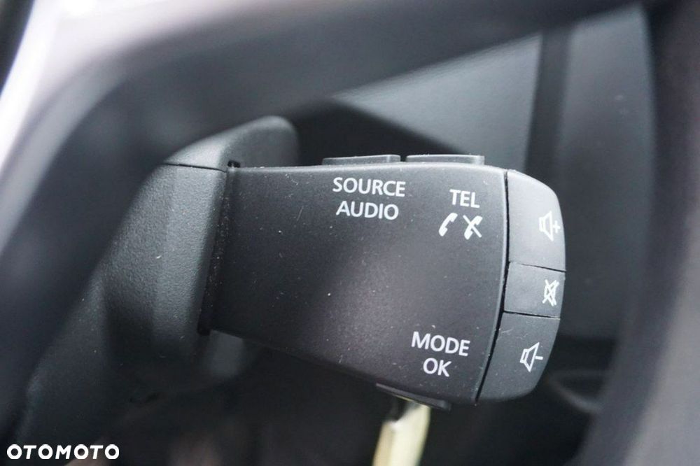 Dacia Duster 1.6 SCe Essential - 23