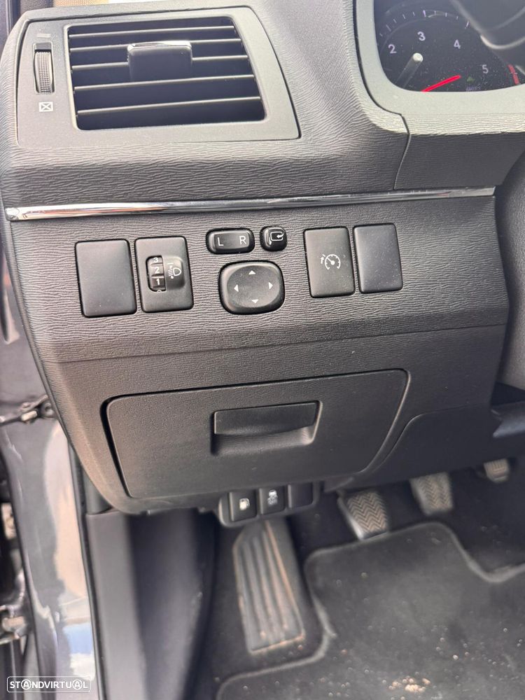 Toyota Avensis SW 2.0 D-4D Exclusive +GPS - 16
