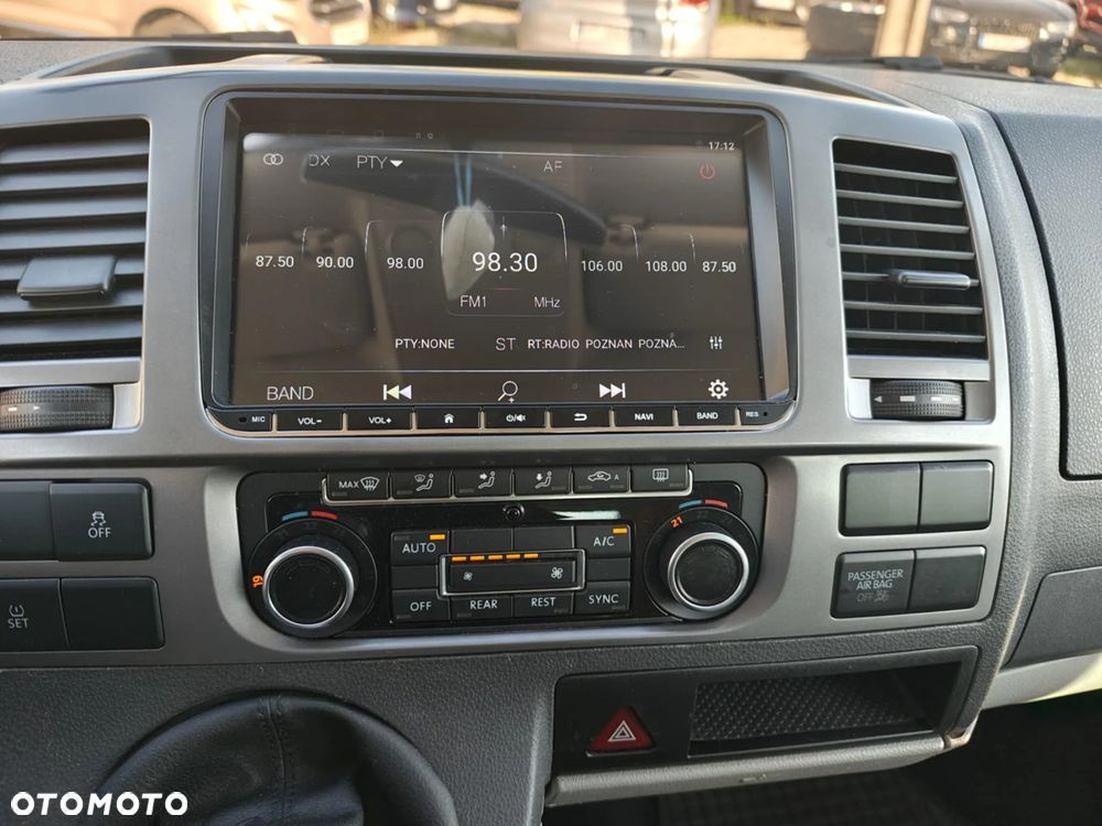 Volkswagen Caravelle - 20