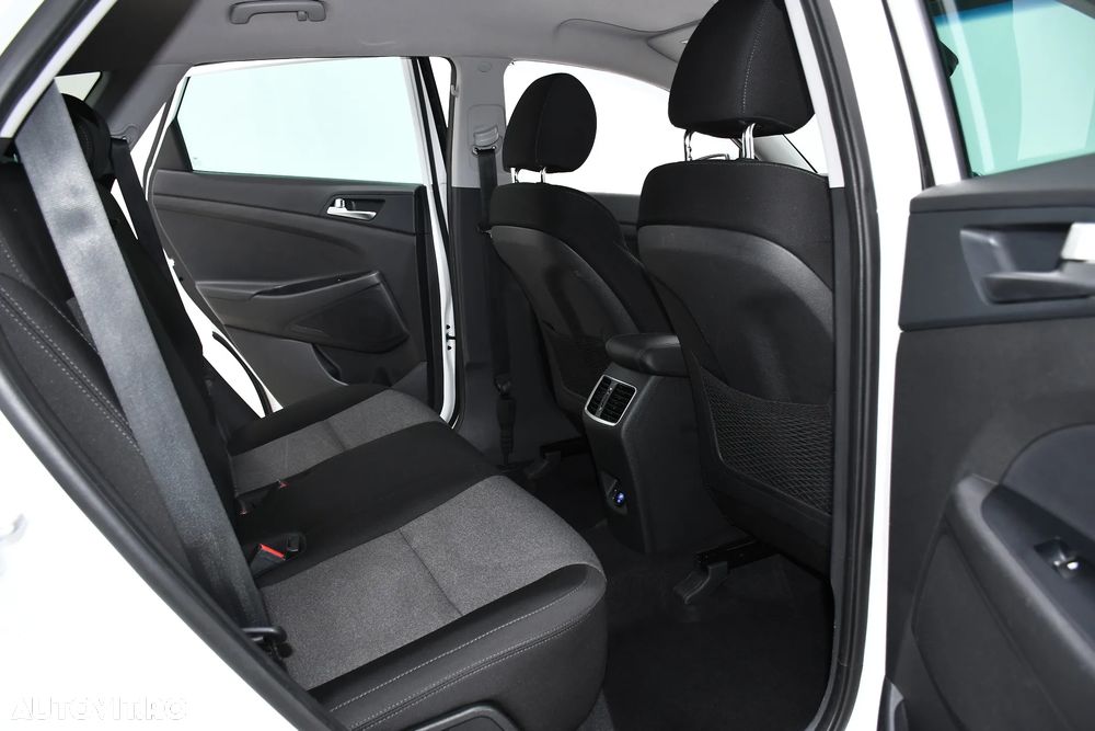 Hyundai Tucson blue 1.6 CRDi 2WD DCT Premium - 16