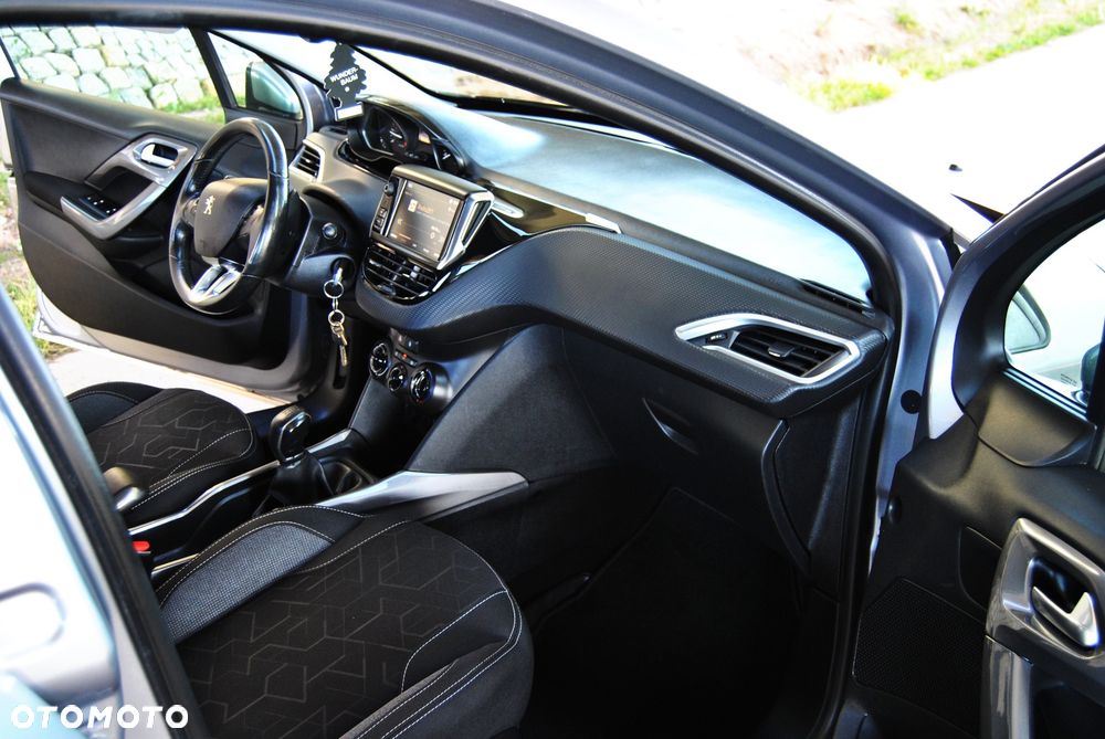 Peugeot 2008 - 12