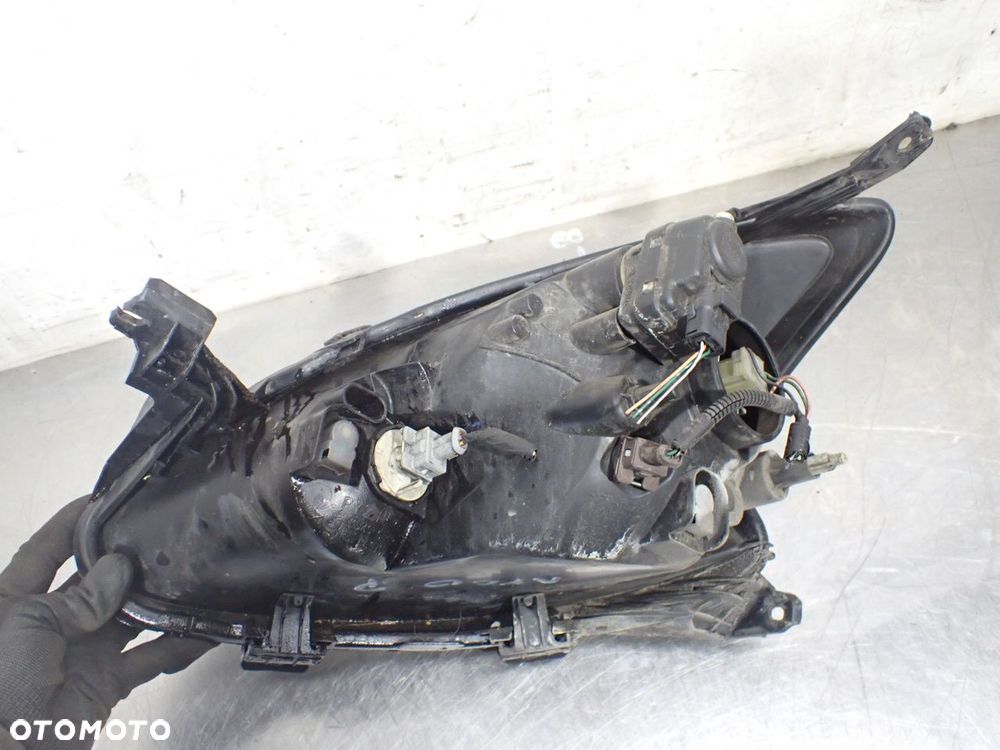 LAMPA PRAWA PRZEDNIA TOYOTA AYGO I 1.0 - 7