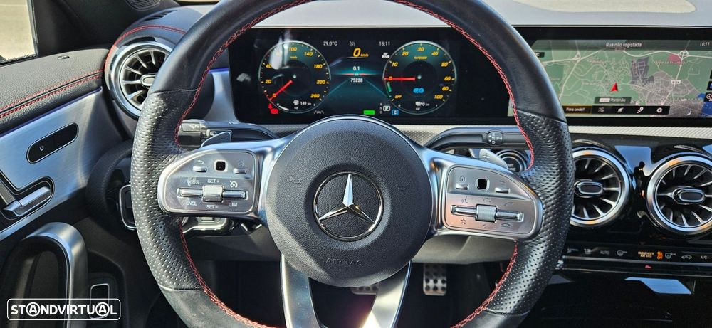 Mercedes-Benz CLA 250 e Shooting Brake AMG Line - 17