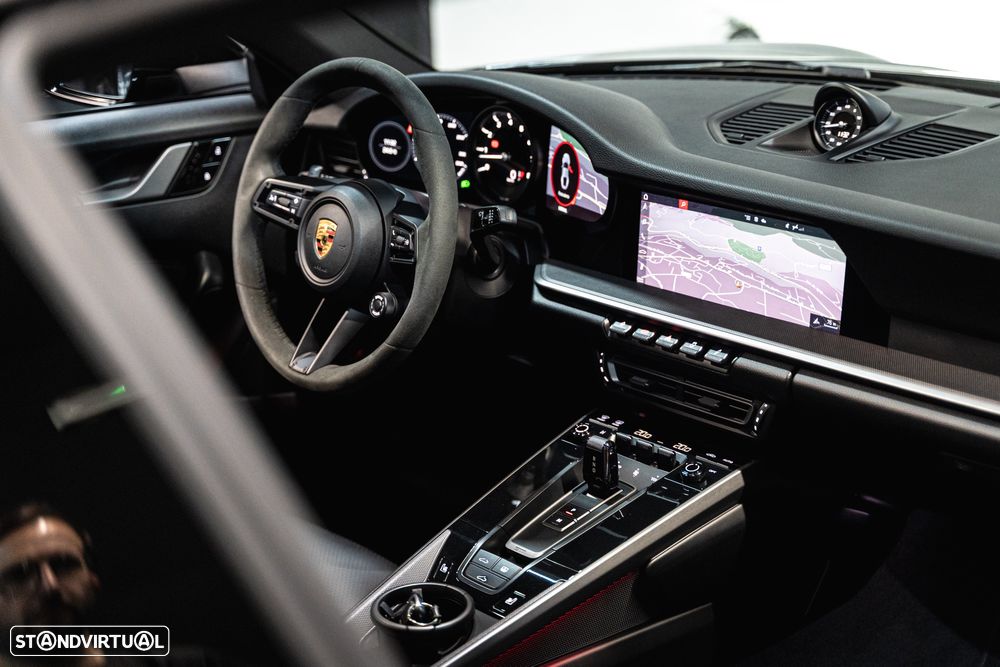 Porsche 911 (992) Carrera 4 PDK - 24