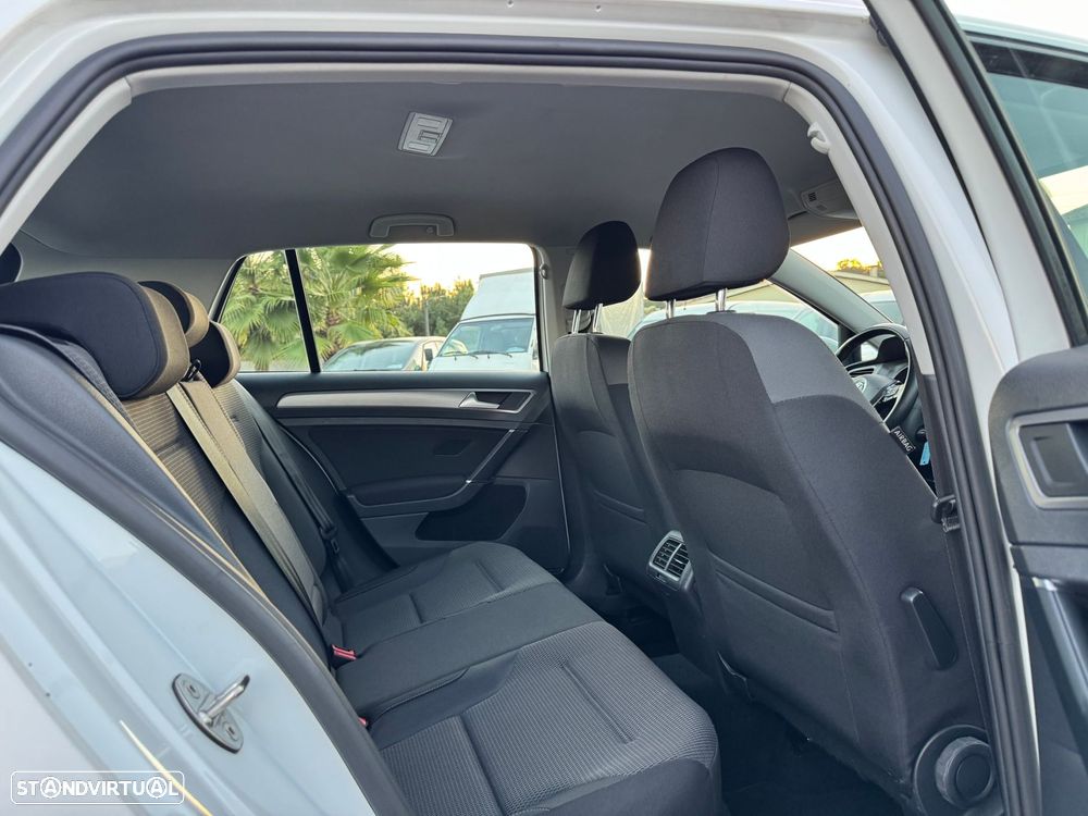 VW Golf 1.6 TDi Trendline - 30
