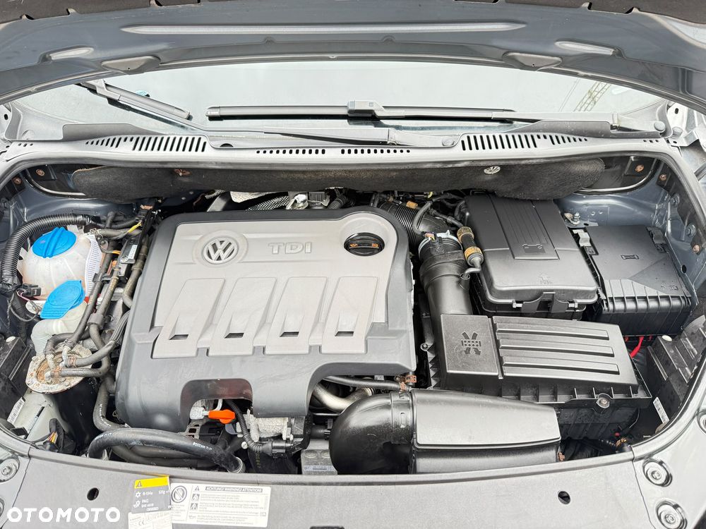 Volkswagen Touran 2.0 TDI DPF STYLE - 40