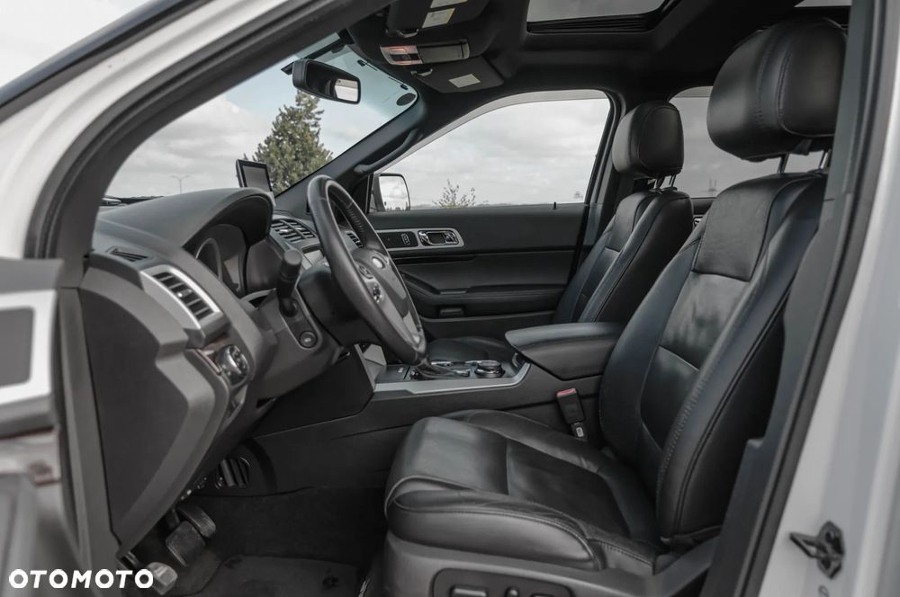 Ford Explorer - 24