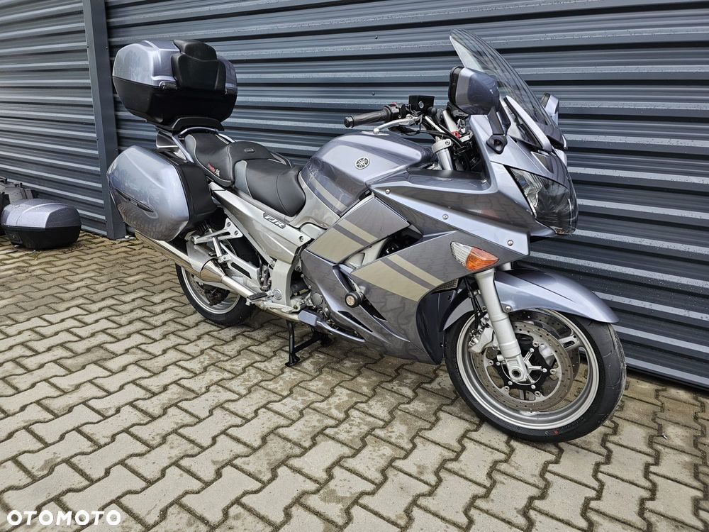 Yamaha FJR - 2