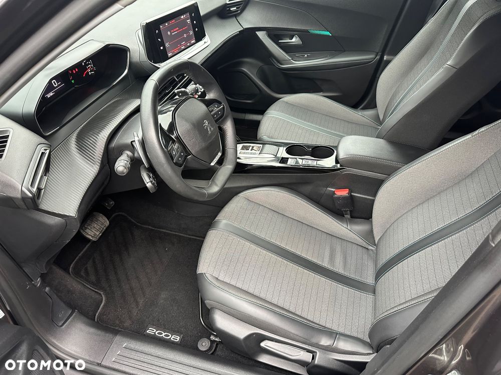Peugeot 2008 PureTech 130 EAT8 Allure Pack - 22
