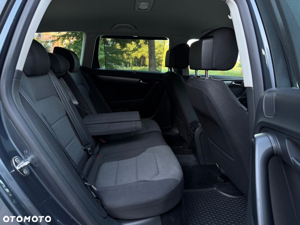 Volkswagen Passat 2.0 TDI Comfortline - 8