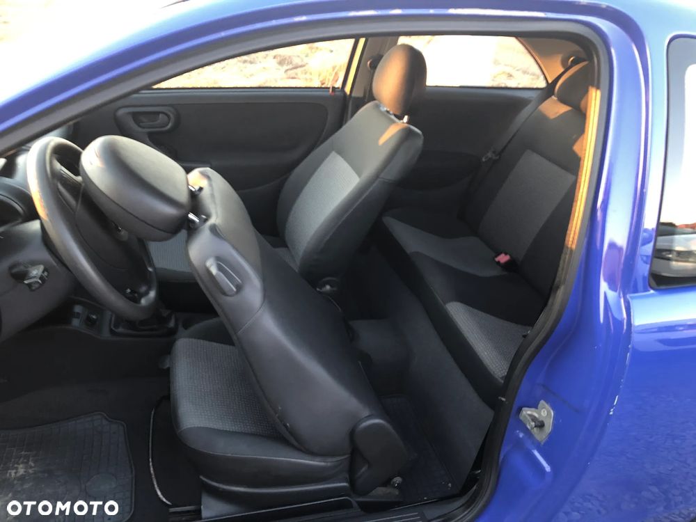 Opel Corsa 1.0 12V Cosmo - 3
